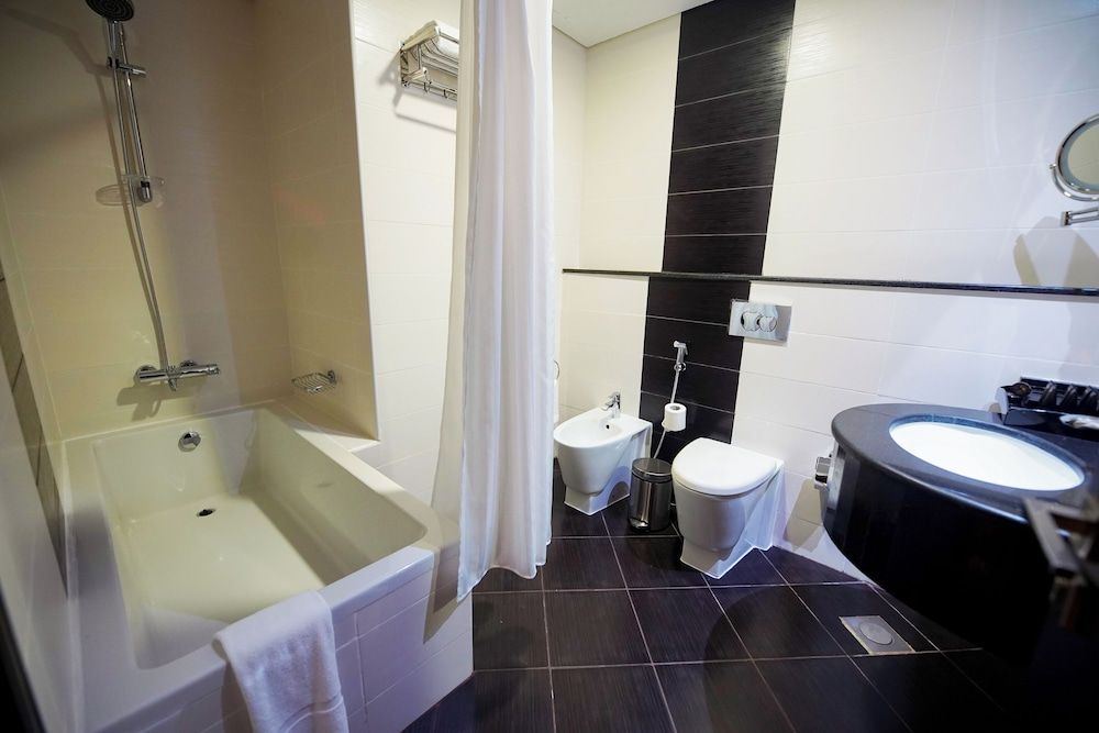 Grand Villaggio Hotel Abu Dhabi Deluxe Twin Room, Multiple Beds, Smoking 3