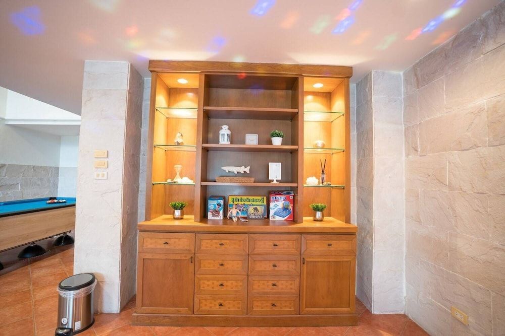 Dojo Pool Villa Beachfront 6-Bedroom Villa with Private Pool 20