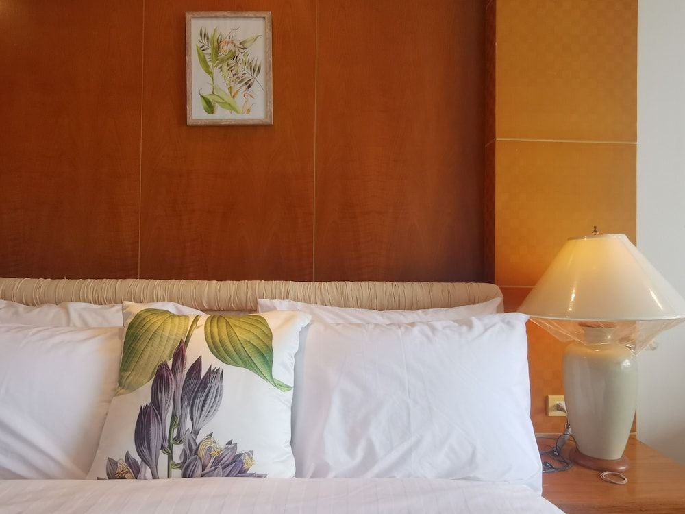 Dojo Pool Villa Beachfront 6-Bedroom Villa with Private Pool 2