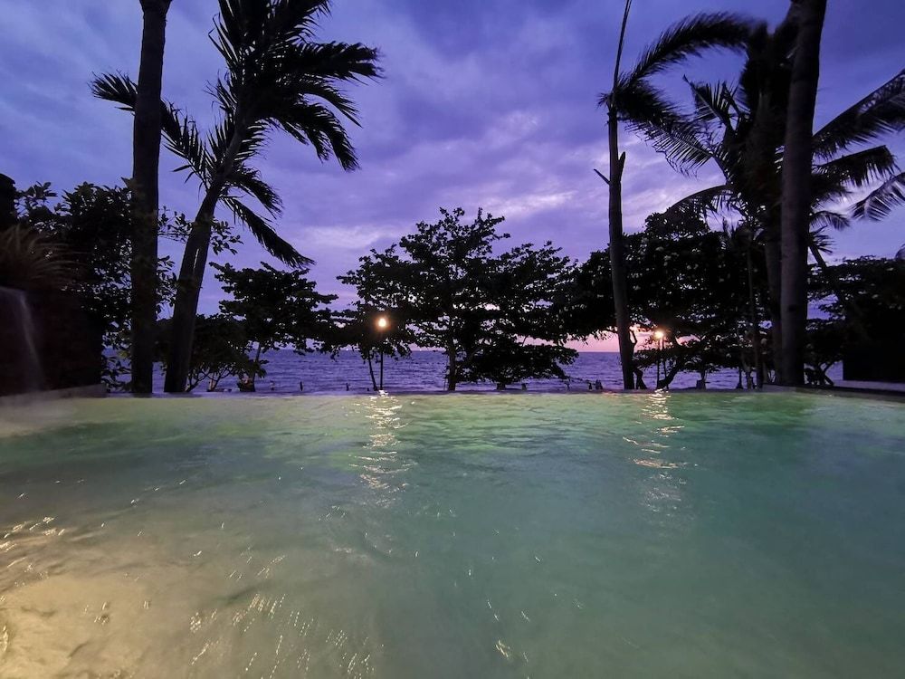 undefined Dojo Pool Villa Beachfront 8