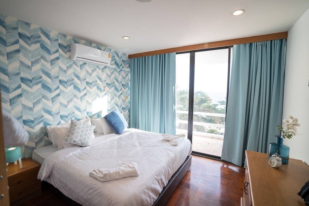 Dojo Pool Villa Beachfront 6-Bedroom Villa with Private Pool 7