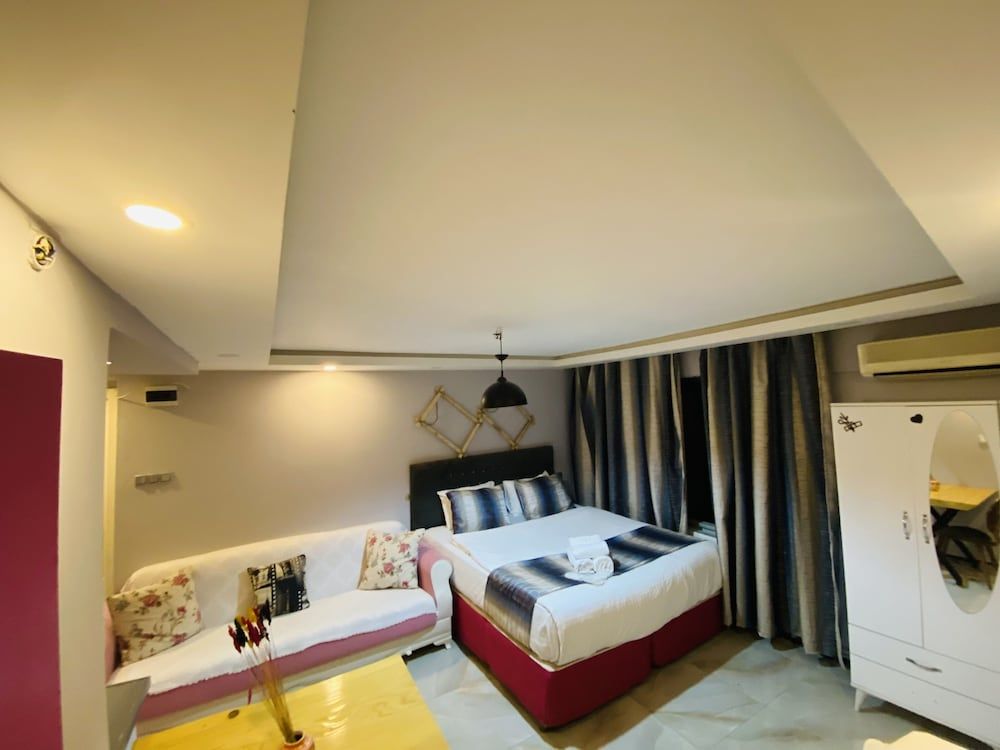 Istanbul Budget Hotel Family Room 8