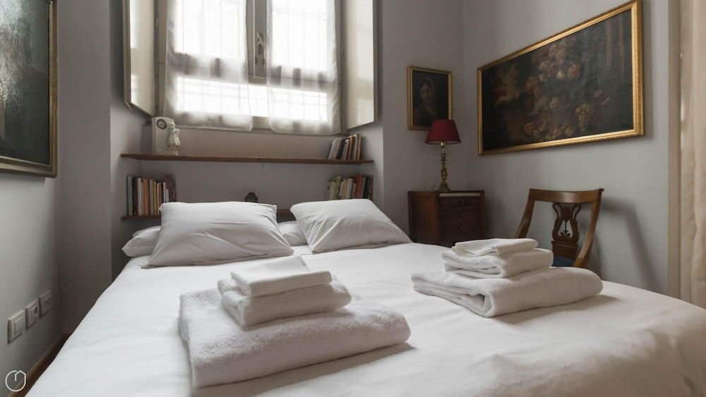 Santa Maria Fulcorina 11 Apartment 22