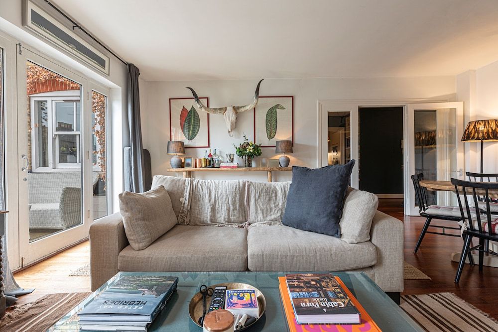 undefined JOIVY Stylish 2-bed Flat w/ Terrace Near Battersea Park
