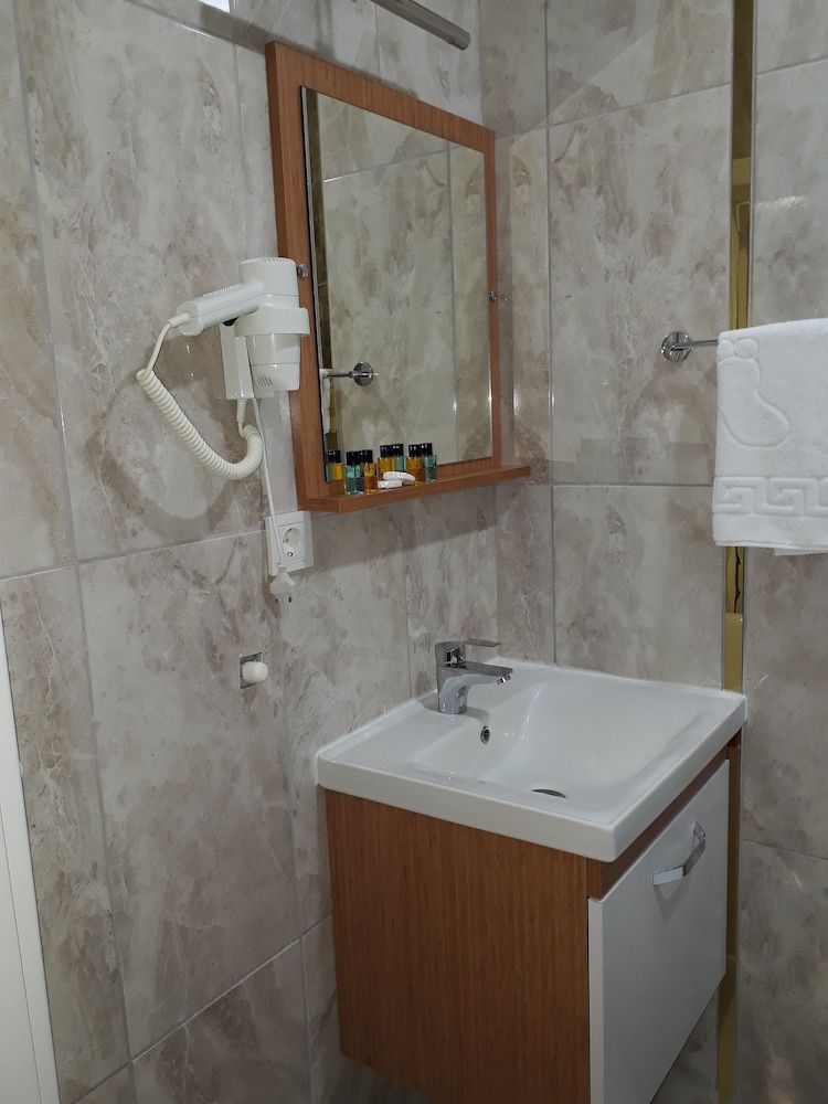 Blue Sail Hotel Comfort Room 9