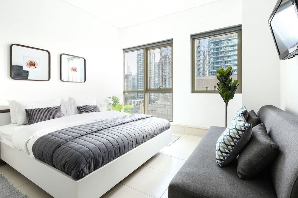 undefined Minutes From JBR Beach! Beautiful 1BR in Marina! 4