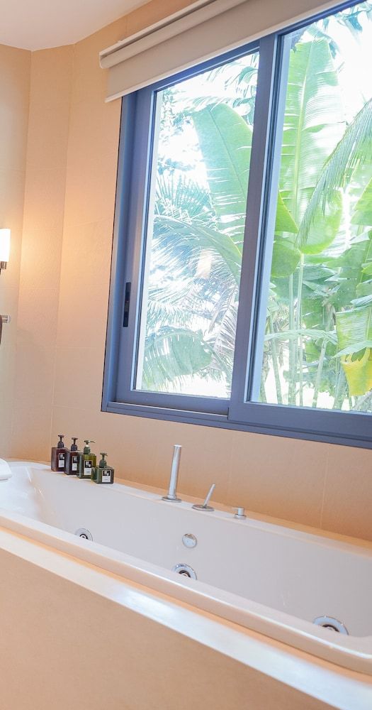 Teetara Villa Patong Family Villa, 5 Bedrooms, Partial Sea View 23