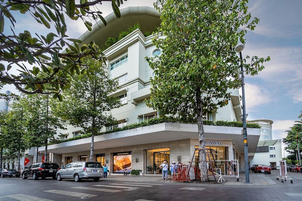 undefined Sai Gon Finest - Panorama Suite in Central D1 9