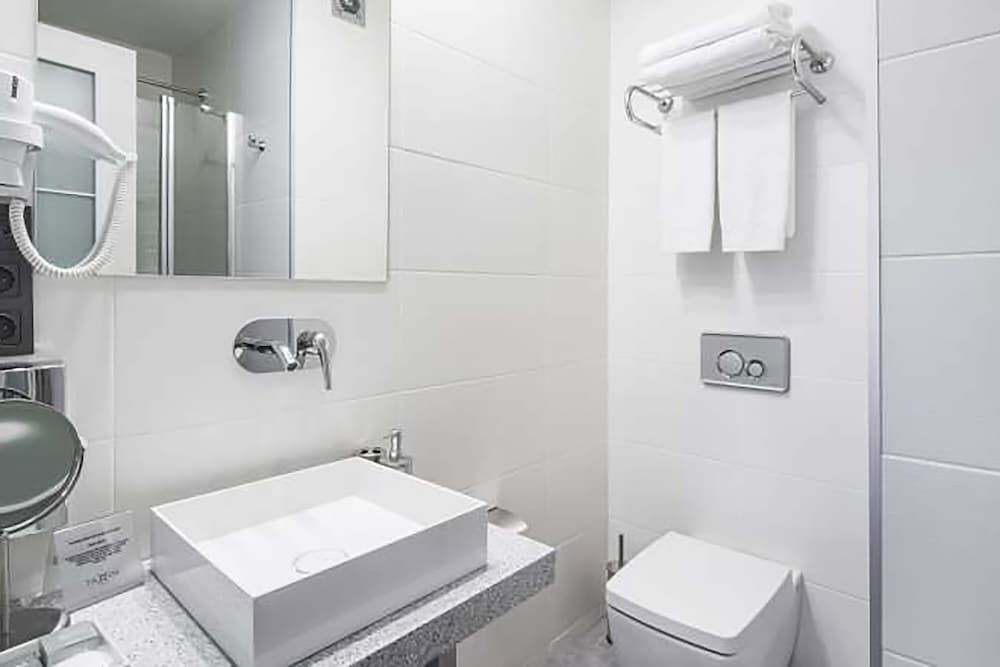 Taxim Suites Residences Istanbul Deluxe Room 5