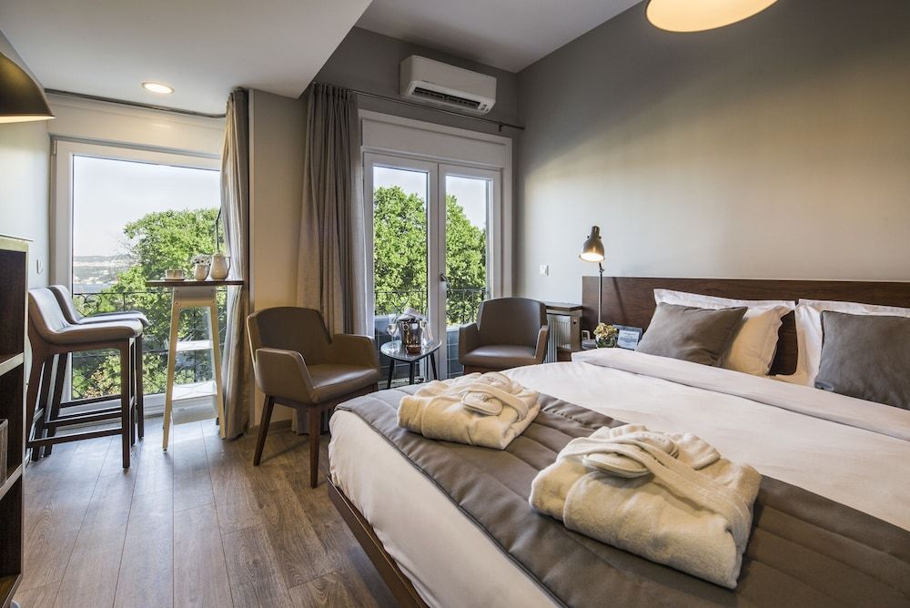 Taxim Suites Residences Istanbul Deluxe Room 2