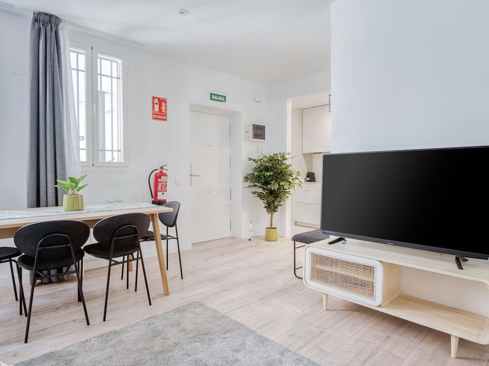 limehome Madrid Calle Ave María One-Bedroom Apartment 17