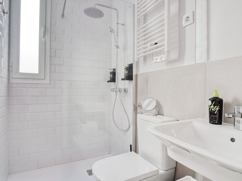 limehome Madrid Calle Ave María One-Bedroom Apartment 9