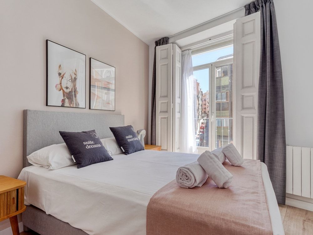 limehome Madrid Calle Ave María Two-Bedroom Apartment with Balcony 2