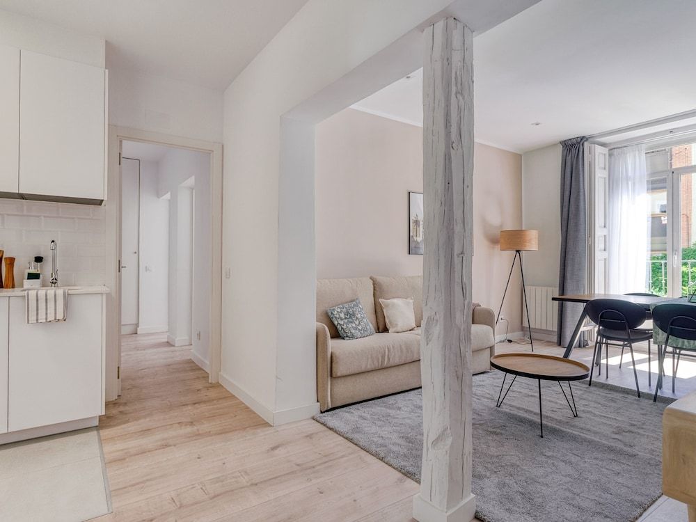 limehome Madrid Calle Ave María Two-Bedroom Apartment with Balcony 10