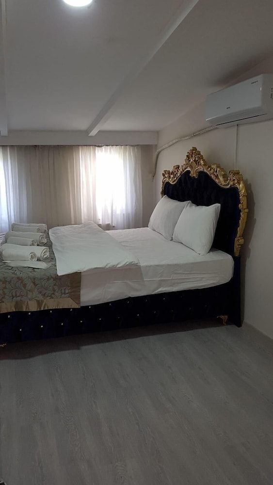 undefined Modena Hotel 8