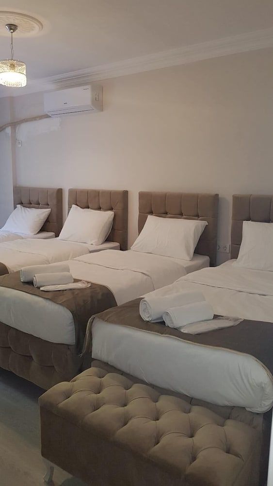 undefined Modena Hotel 3