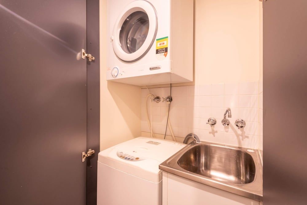 Spacious CBD Apt in the Heart of Melbourne Apartment (1 Bedroom) 26