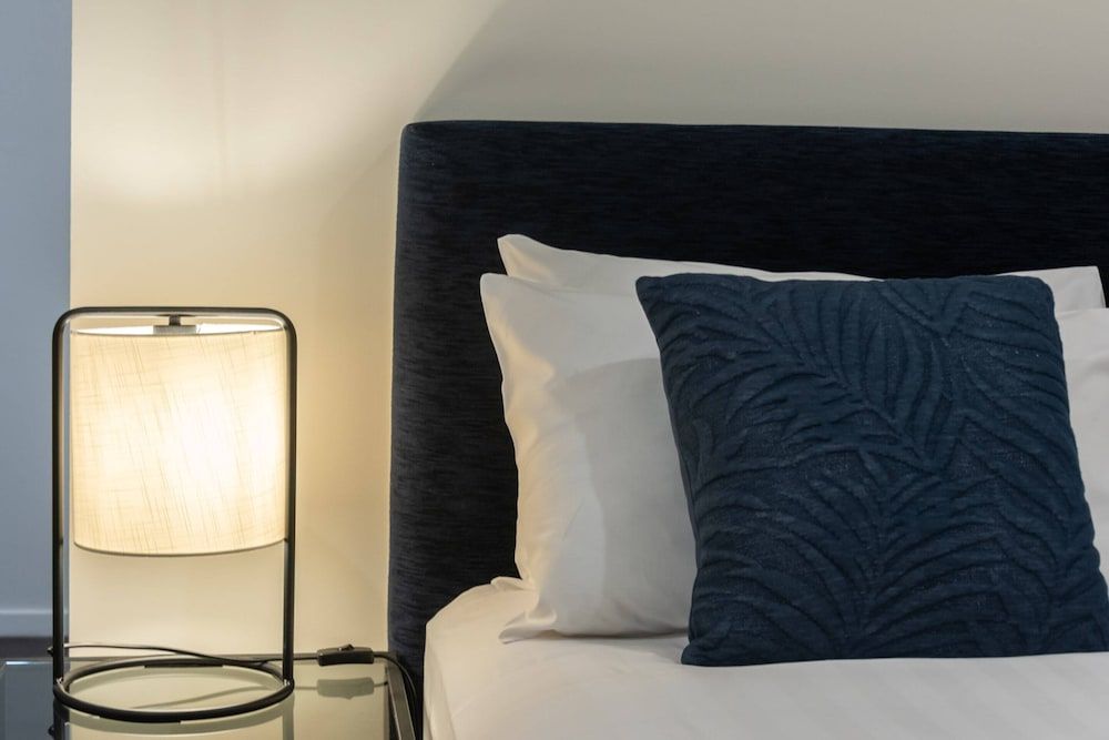 undefined Spacious CBD Apt in the Heart of Melbourne 4