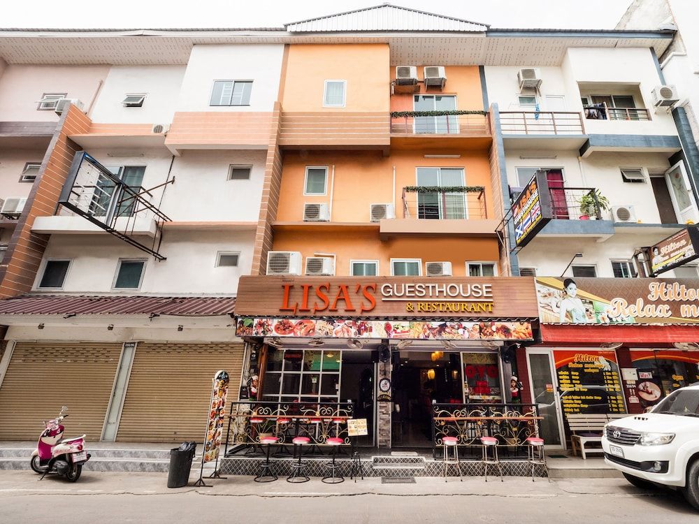 undefined OYO 75375 Lisa Guesthouse 2