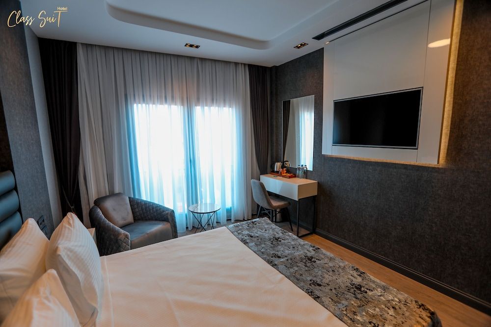 undefined Class Suit Hotel 8
