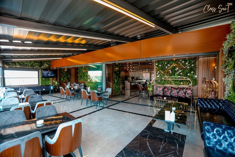 undefined Class Suit Hotel 6