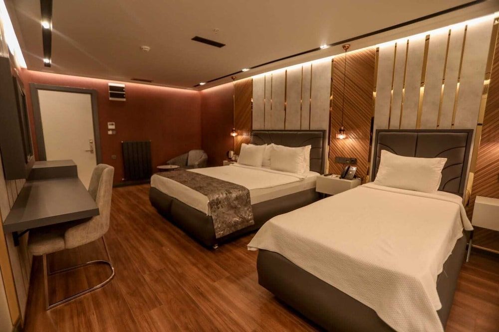 undefined Class Suit Hotel 2