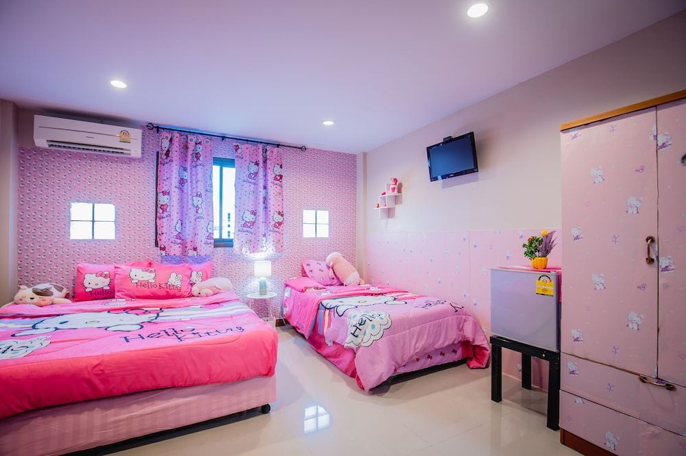 Mėnulis Coolly House Patong Superior Triple Room, Ensuite 5