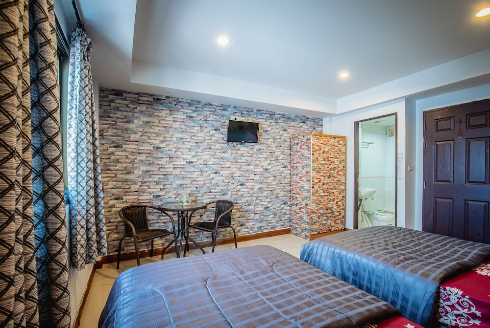 Mėnulis Coolly House Patong Standard Twin Room, 2 Twin Beds, Private Bathroom 3