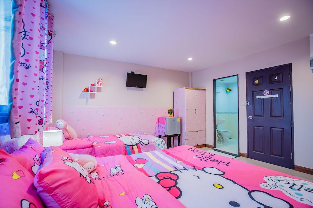 Mėnulis Coolly House Patong Superior Triple Room, Ensuite 6