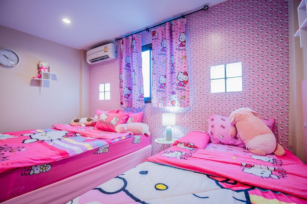 Mėnulis Coolly House Patong Superior Triple Room, Ensuite 2