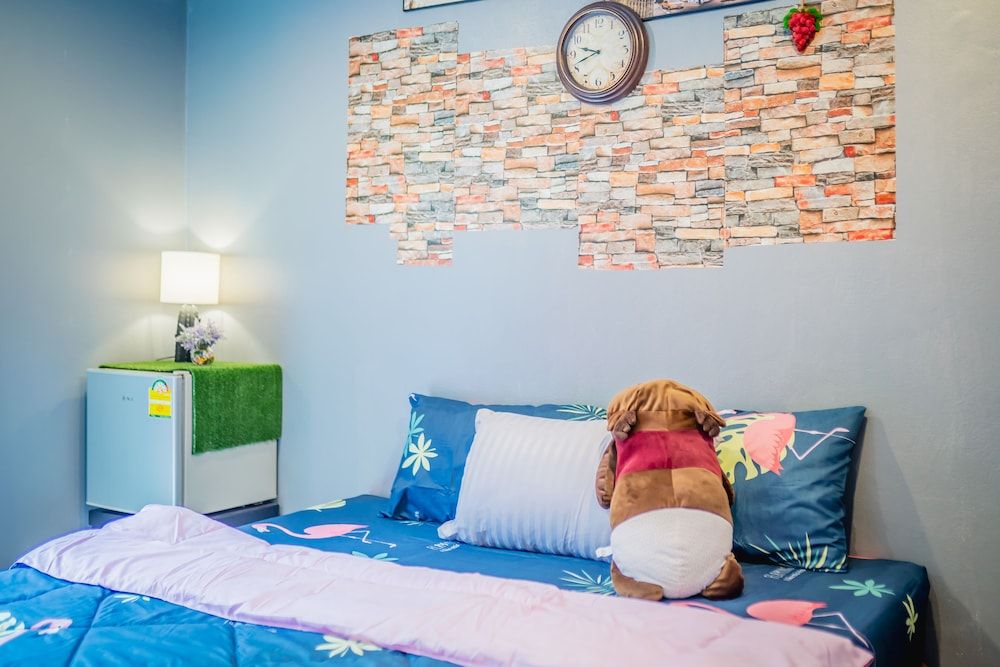 Mėnulis Coolly House Patong Superior Double Room, Balcony, City View 2