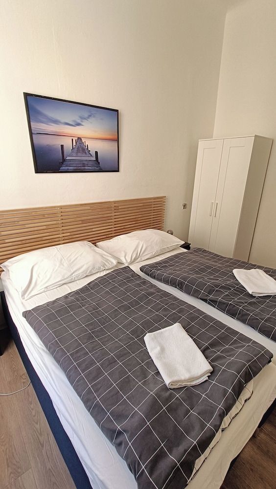 undefined A Plus Hostel - Centrum 9