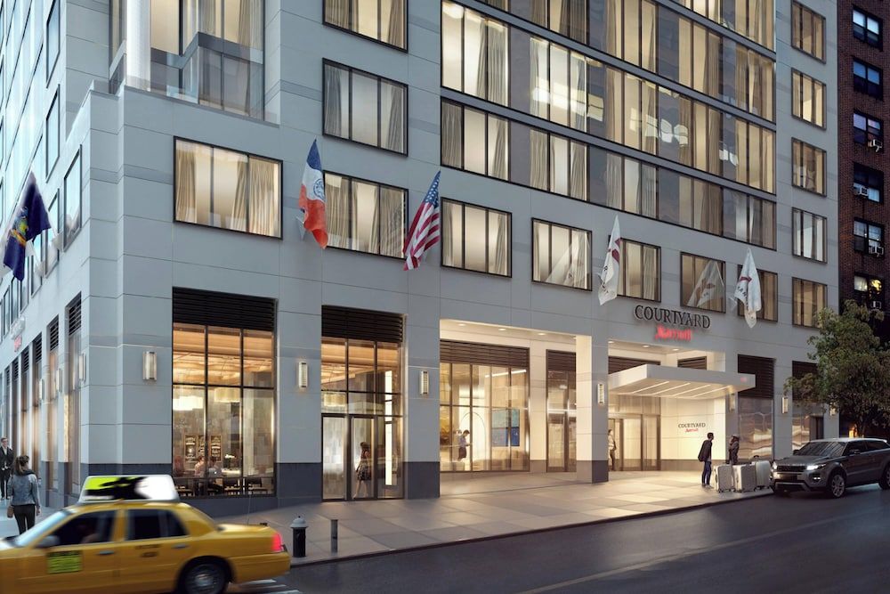 undefined Courtyard by Marriott New York Manhattan/Midtown West 3