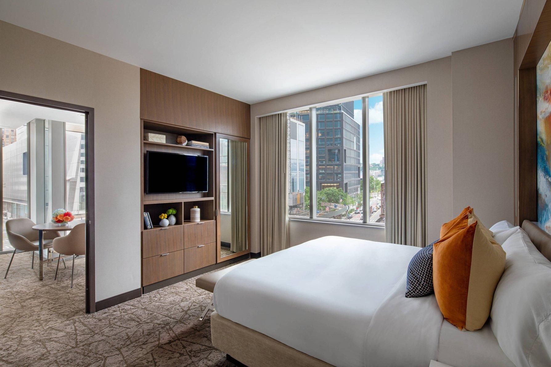 One Bedroom Suite, 1 Bedroom Suite, 1 King, City View