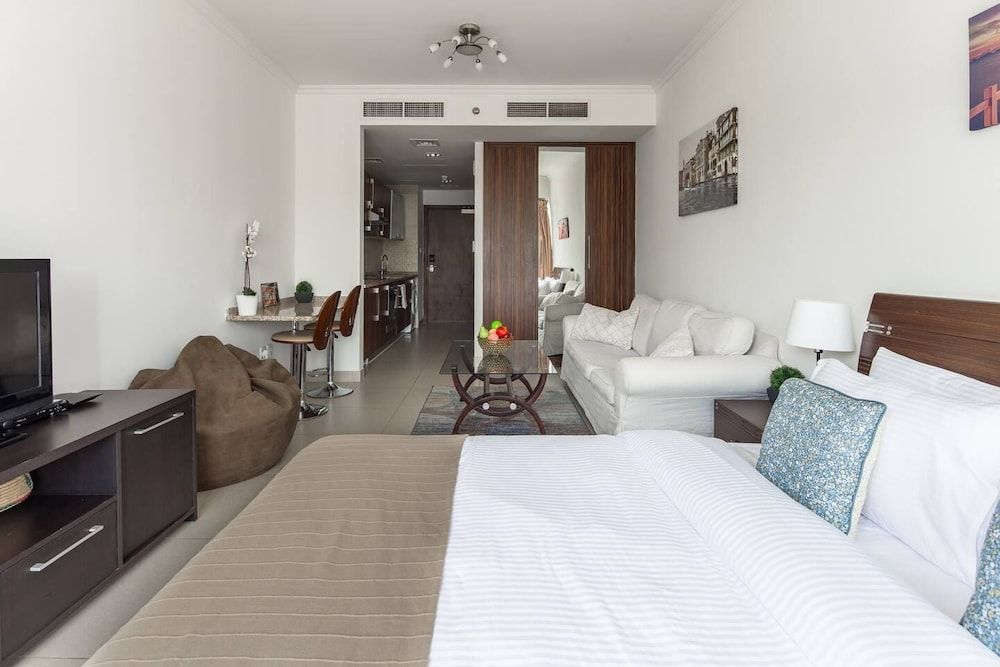 undefined Spacious Studio in Heart of JLT 4