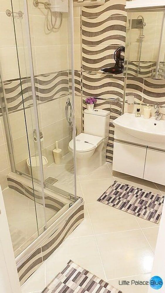 Little Palace Blue Garden Suite 3