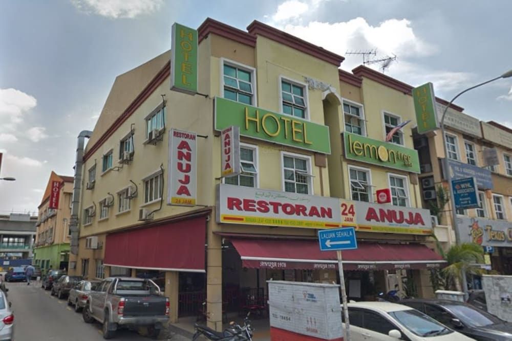 undefined OYO 90026 Hotel Lemon Tree Kepong