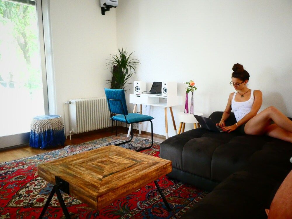 Prime Rooms Vienna - Hostel Deluxe Double Room, Hill View 6