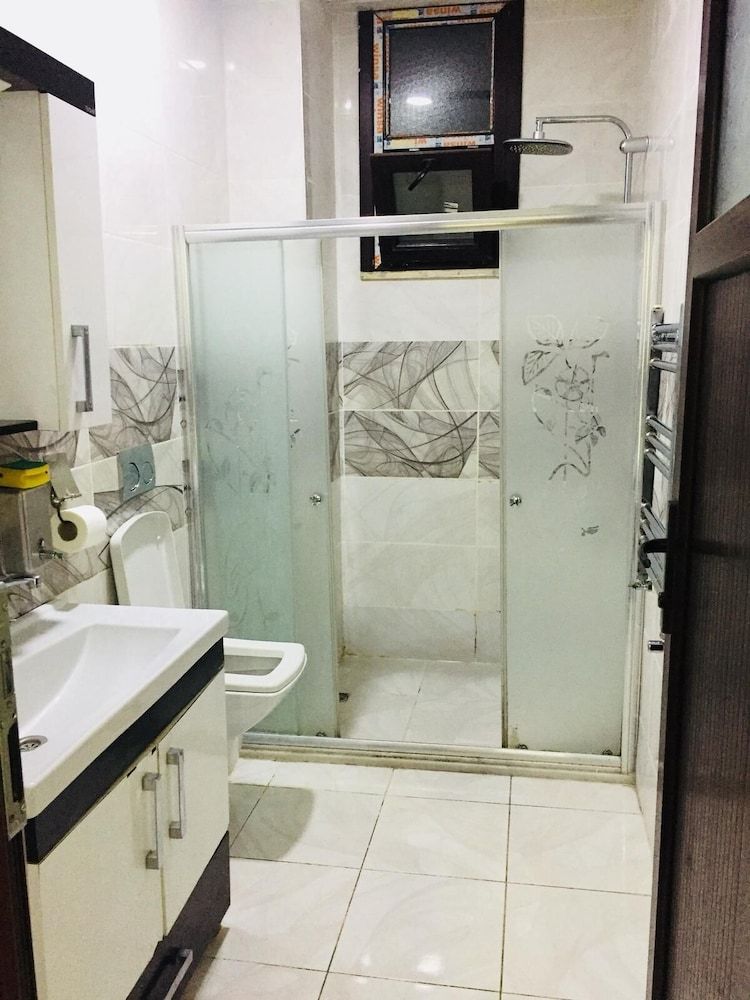 undefined Deluxe Royal Apart 8