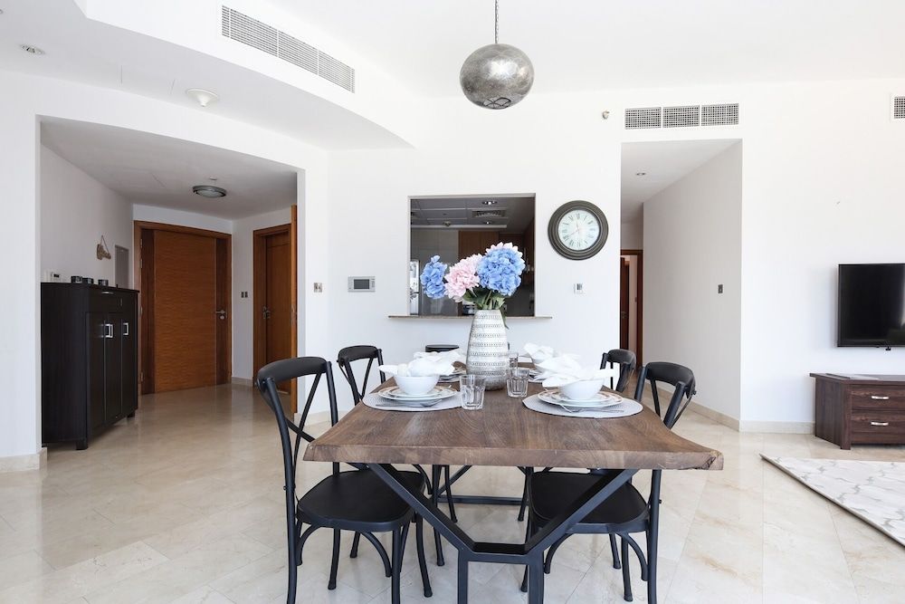 undefined Spacious 2BR Dubai Marina Apartment, Amazing Location! 5