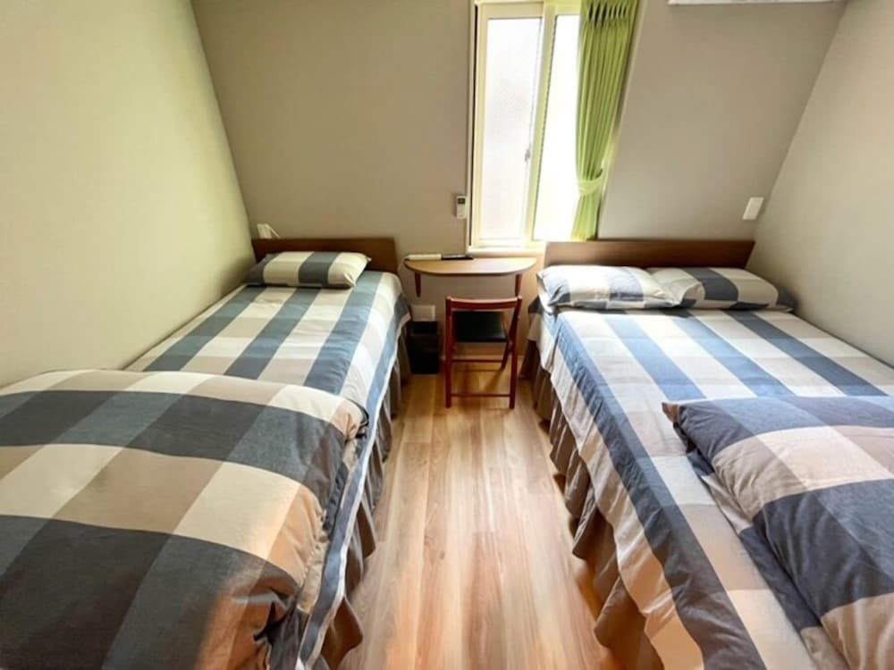 Main Building Triple Room, Non Smoking (202)