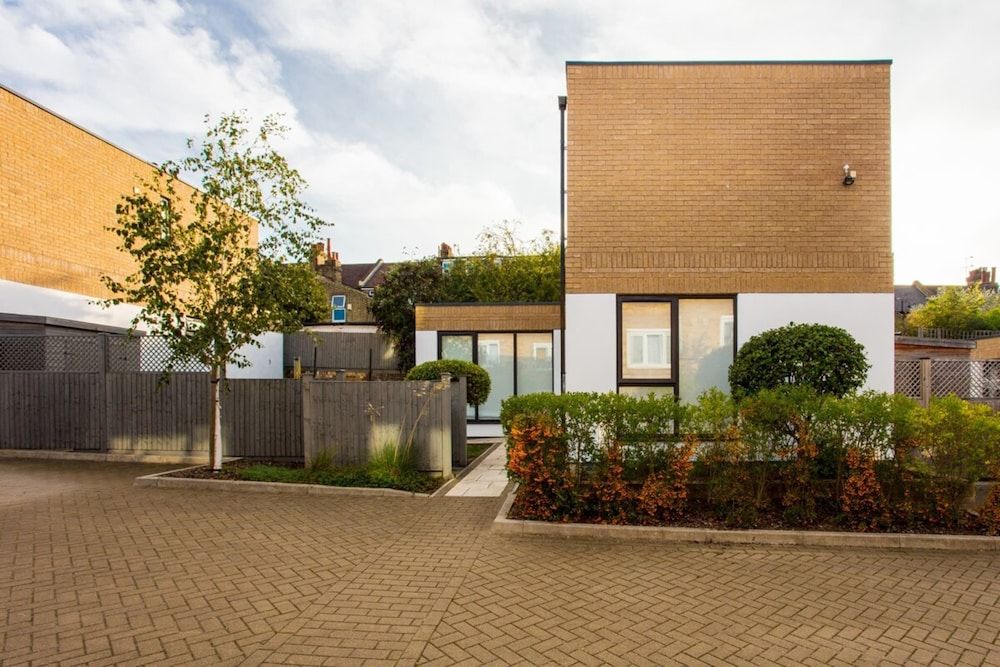 undefined Cosy 2 Bedroom House Near Greenwich 2