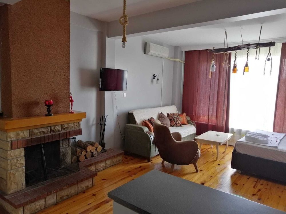 Cihangir Apart Grand Room 2