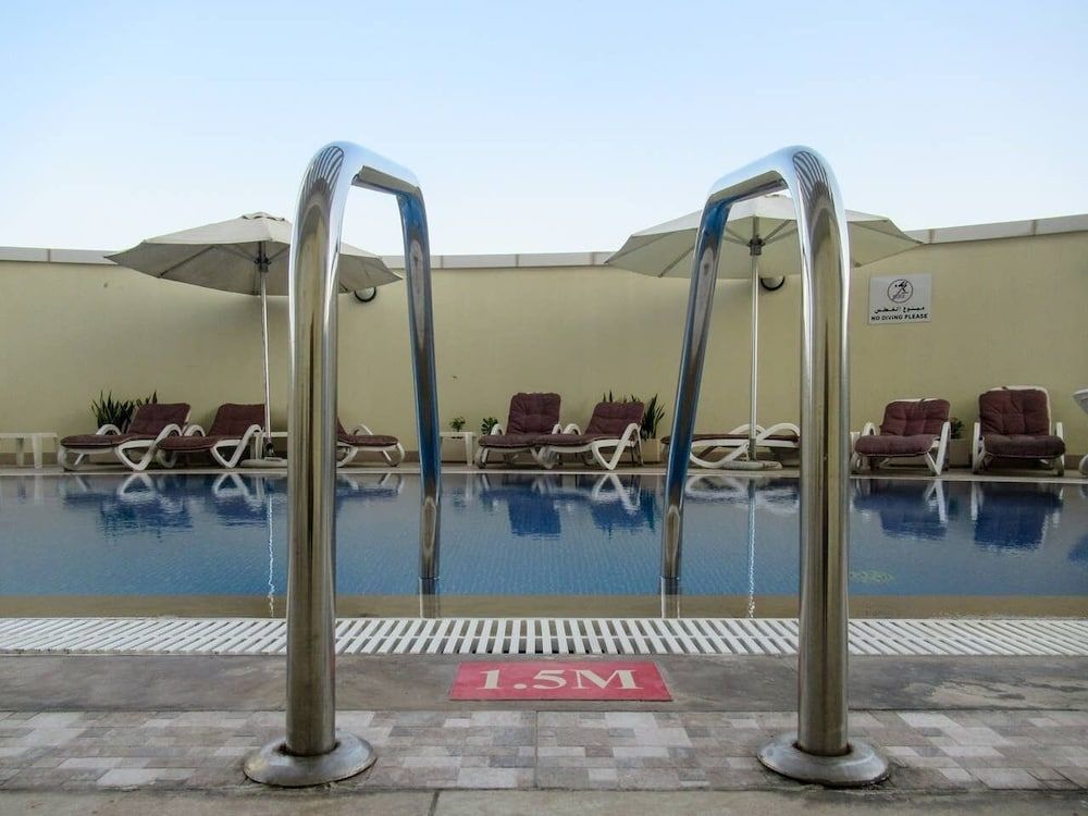 Stylish Studio Apartment in JLT With Lake Views!