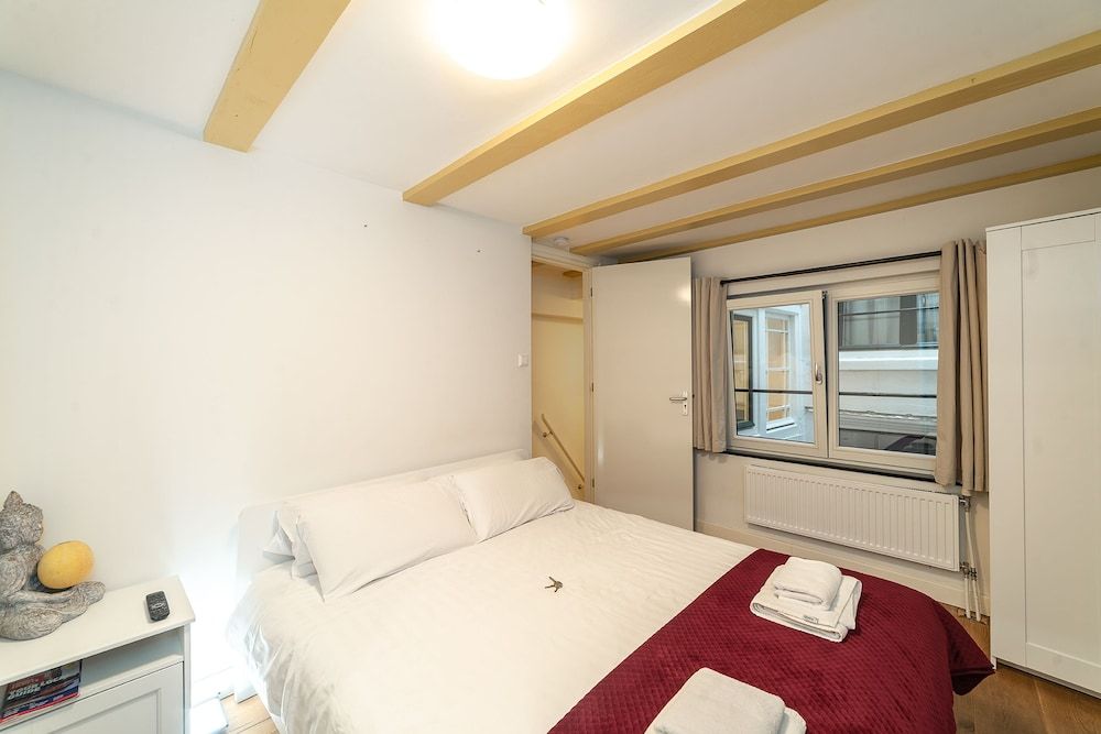 undefined Dutch House 6