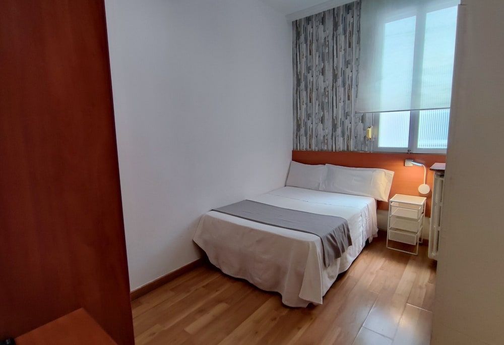 undefined Hostal Cervantes 3