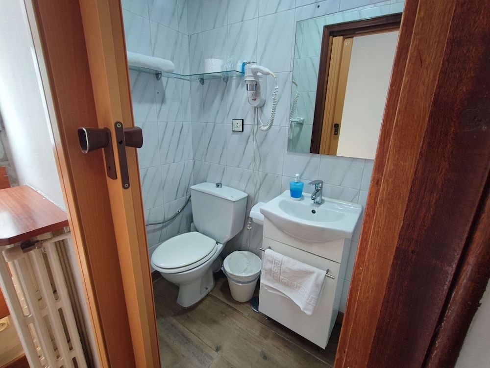 undefined Hostal Cervantes 10