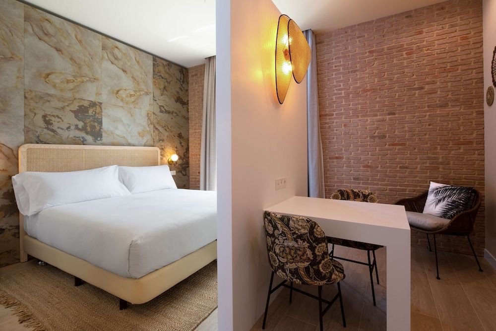 Atocha Hotel Madrid, Tapestry Collection by Hilton Room, 1 King Bed 2