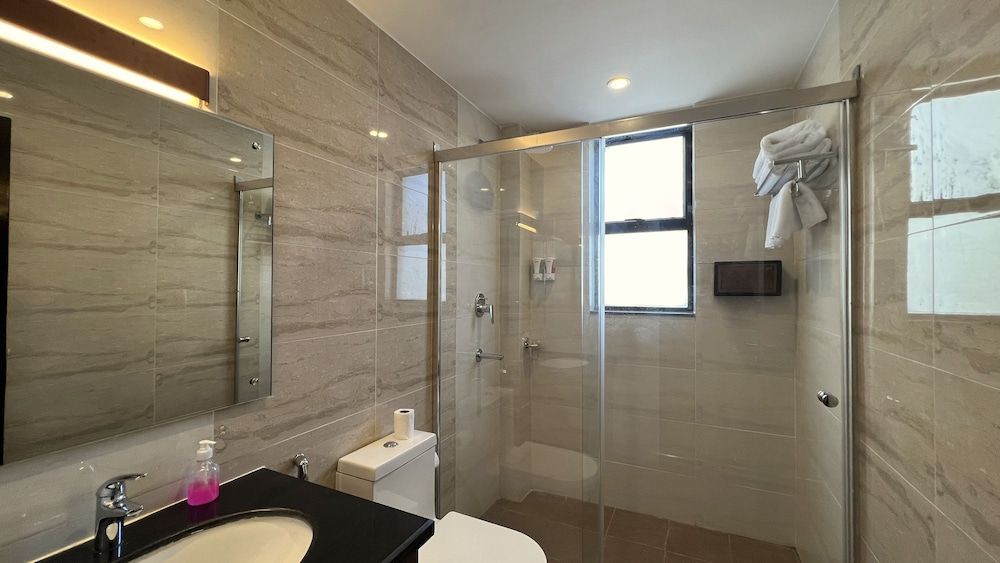 Mandala Heritage Inn Deluxe Twin Room 8