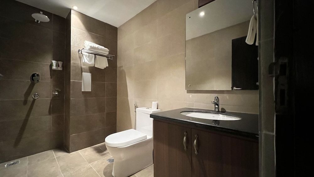 Mandala Heritage Inn Deluxe Double Room 6